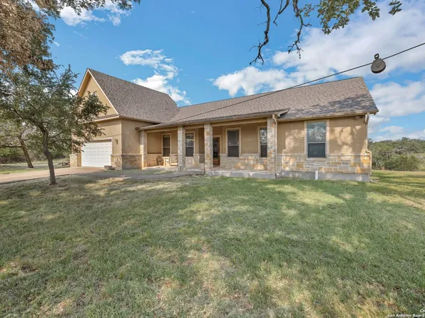 448 Western, Bandera, TX 78003