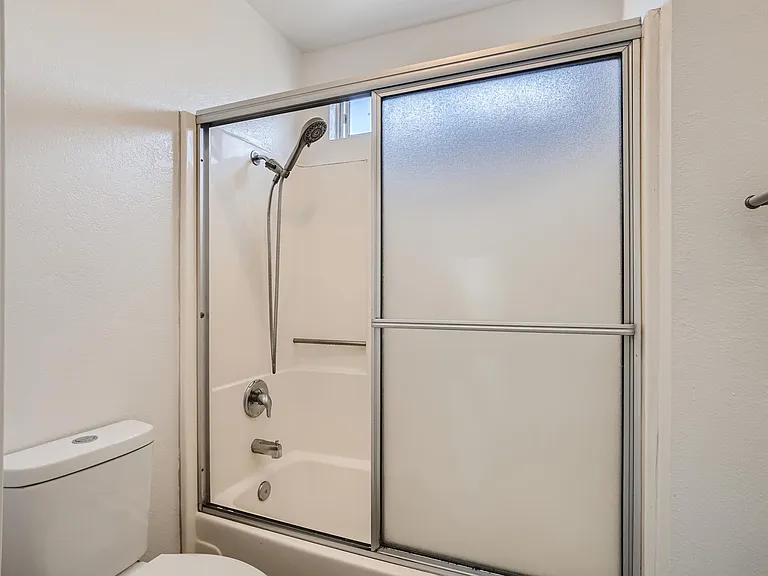 3825 Van Dyke Ave #6 — Photo 9