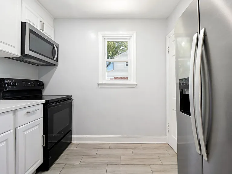5204 Lackawanna St — Photo 8