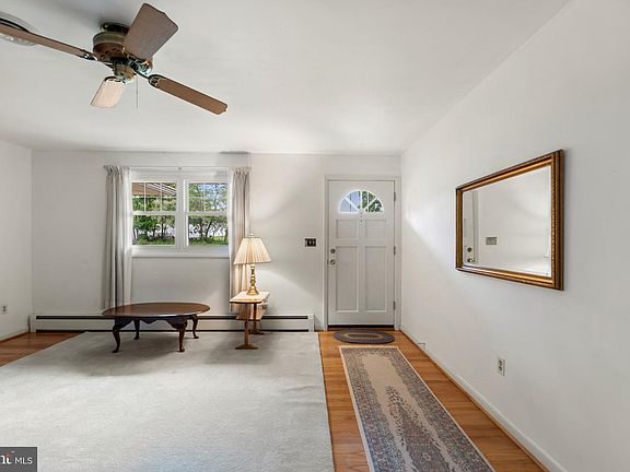 5th image of 618 Fairmount Rd