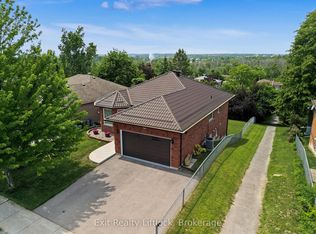 2522 Marsdale Dr, Peterborough, ON K9L1R4