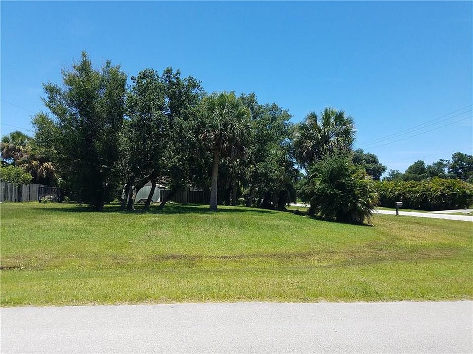 2nd image of 302 Biscayne Ln