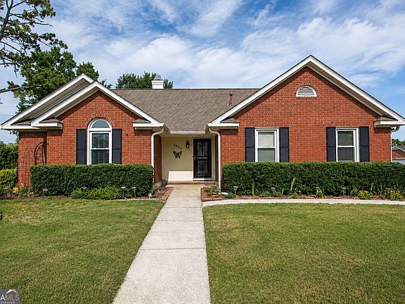 2nd image of 2955 Hillcreek Dr