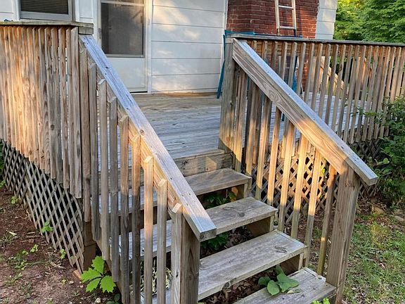 Primary entrance (into kitchen)