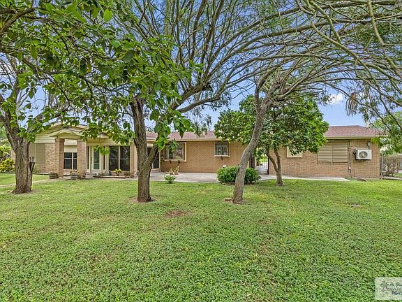 5th image of 102 E Resaca Dr