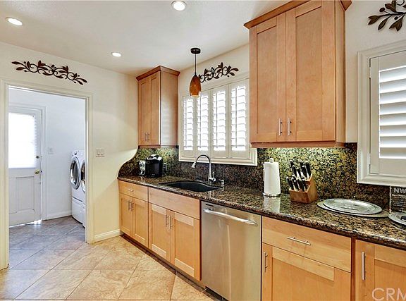 4th image of 4149 Nipomo Ave