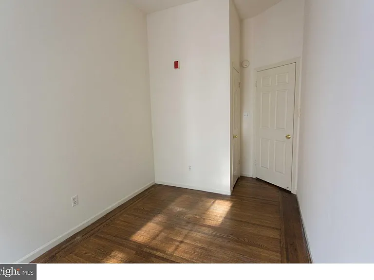 526 Spruce St #3R — Photo 12