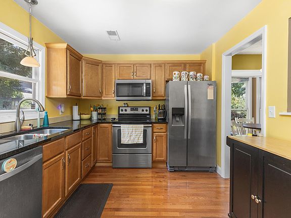 5th image of 1521 16th St S Unit 101