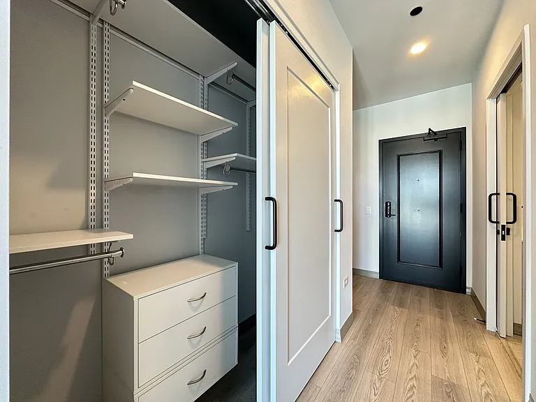 2155 N Elston Ave #17 — Photo 15