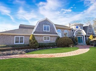 28 Brook Rd, Westhampton Beach, NY 11978