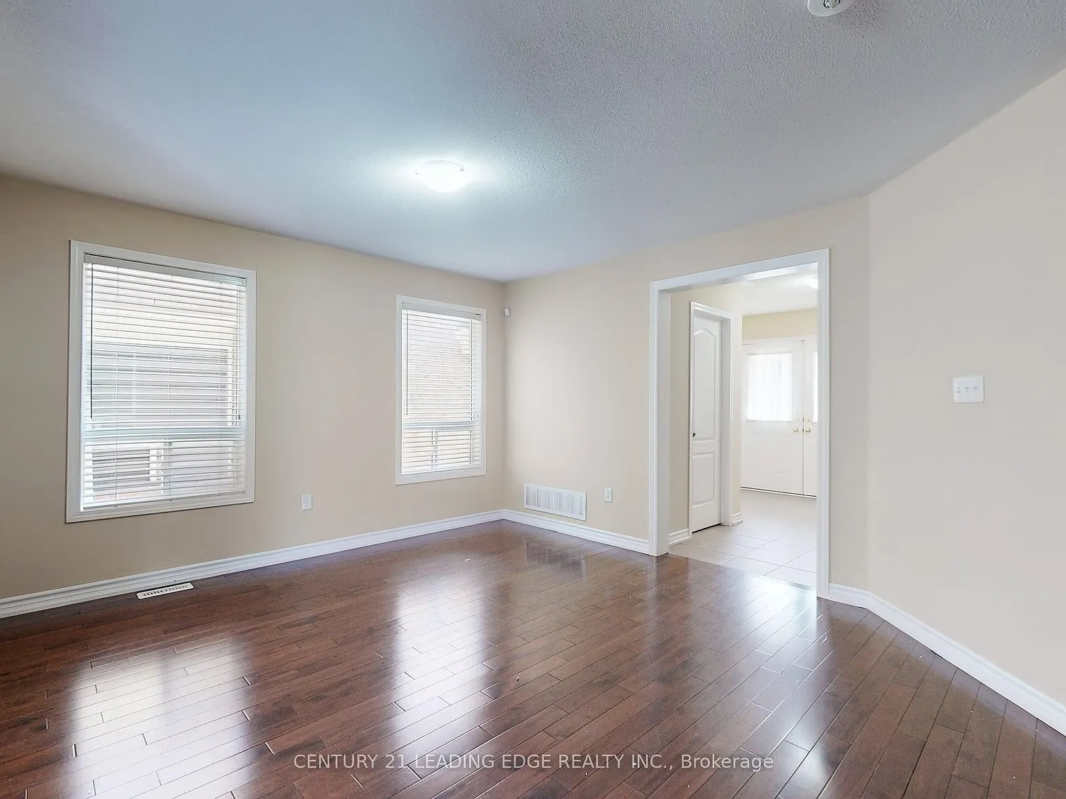 4 bed, $3,300 — Photo 4