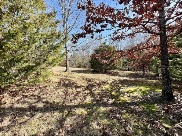 18 Clear Springs Ln, Perryville, MO 63775