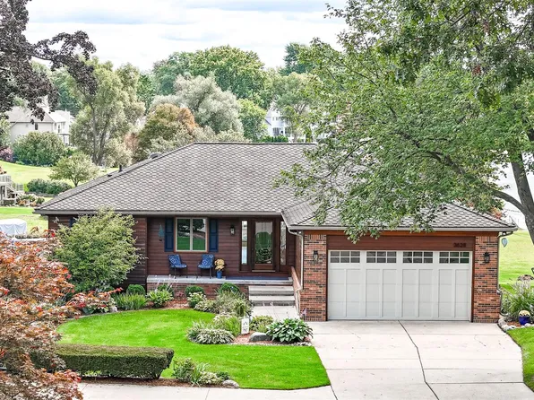 3628 Moberly Dr, Commerce Township, MI 48382