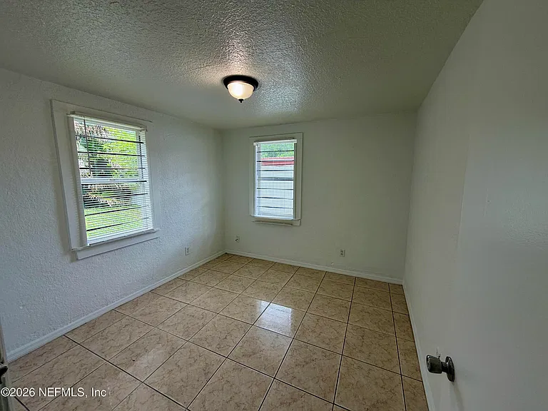 5903 Droad St — Photo 12