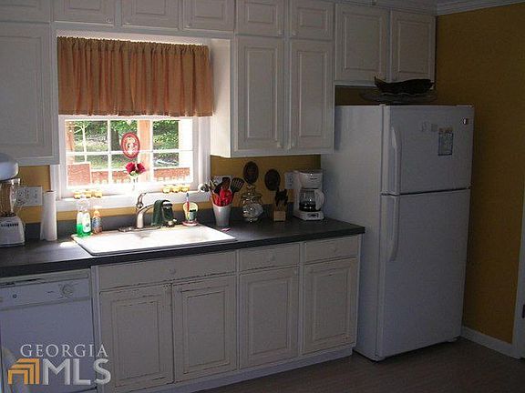 3rd image of 890 Valley Wood Ct NW