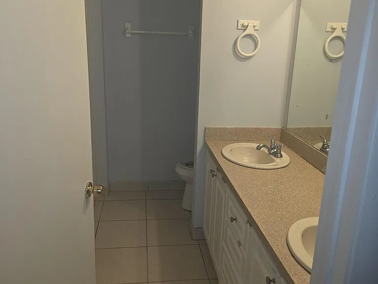 905 Southridge Rd #202D — Photo 1