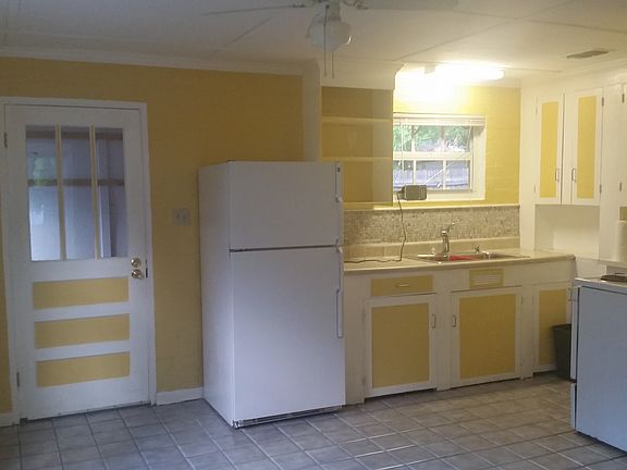 3rd image of 1635 Mount Vernon St