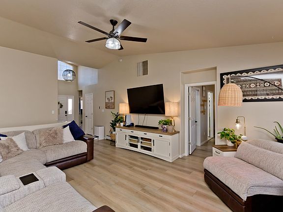 4th image of 528 Park Ridge Ct