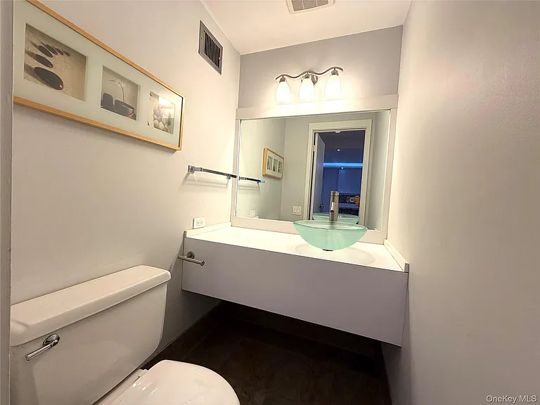 77 Sands Point Rd #1 — Photo 7