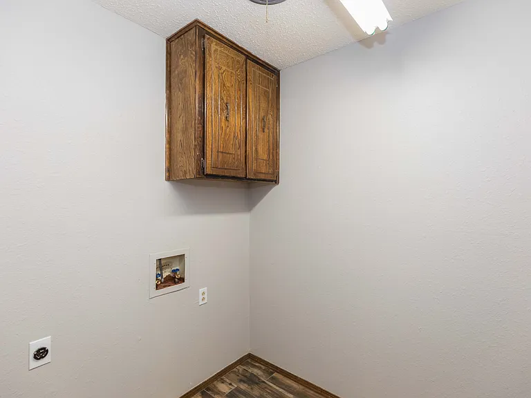 1950 Howard Dr #1950 — Photo 9