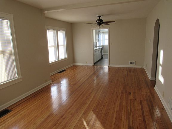 3rd image of 4442 Francis St