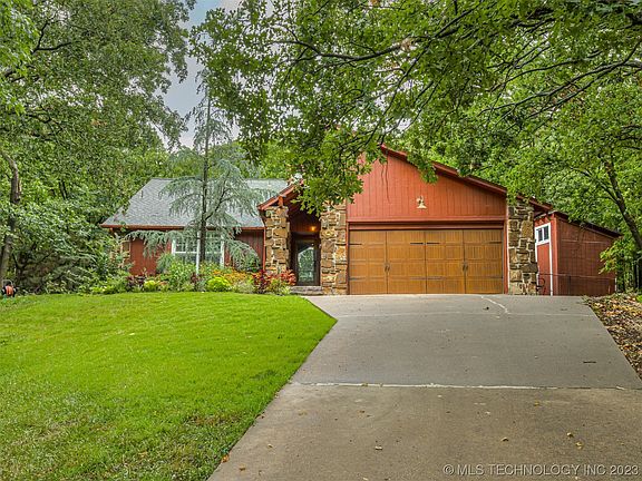3rd image of 3515 Lakeside Dr
