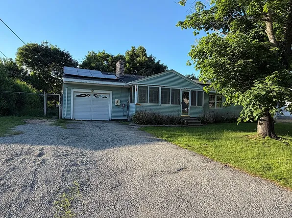 14 Leon St, Thompson, CT 06277