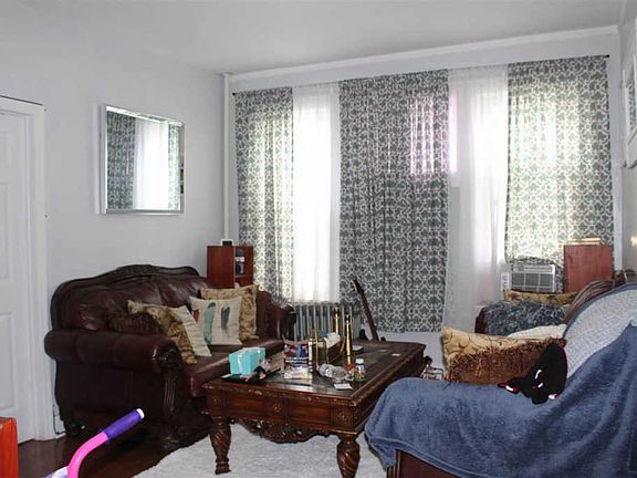 4th image of 131 Paine Ave