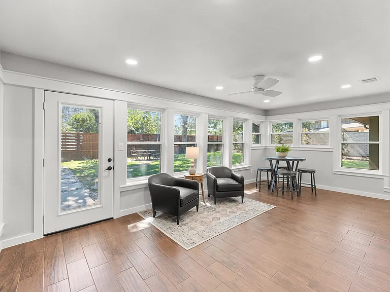 6926 Royal Ln — Photo 19