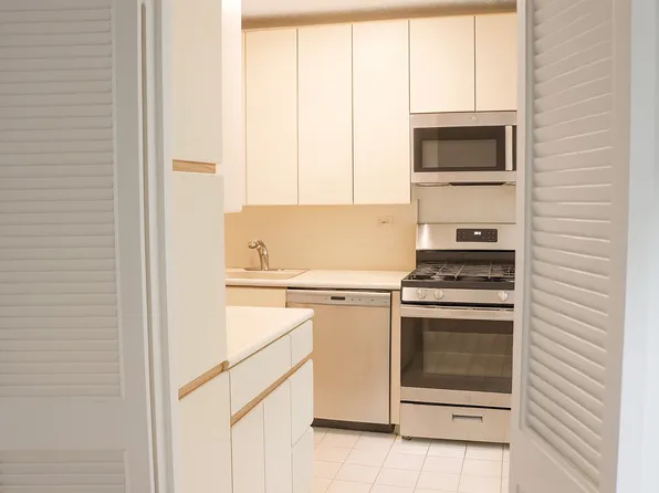 1520 York Avenue image 4 of 10