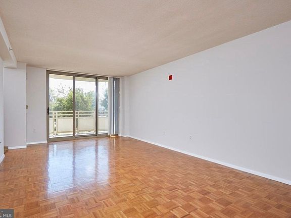3rd image of 7111 Woodmont Ave APT 215