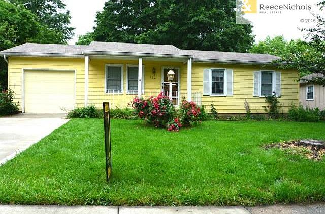 1st image of 104 SE Brentwood Dr