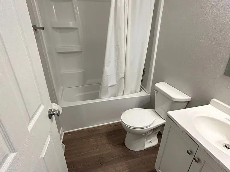 4377 Oxford Dr — Photo 6