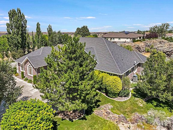 5th image of 4098 Hidden Lakes Dr