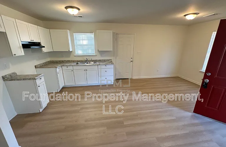 3966 Battlefield Dr — Photo 4