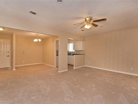 5th image of 2321 Village Creek Dr
