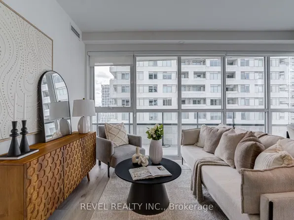 11 Lillian St #1107, Toronto, ON M4S 0C3