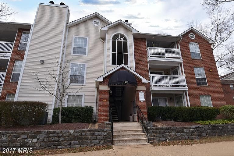 1st image of 1527 Lincoln Way APT 102B