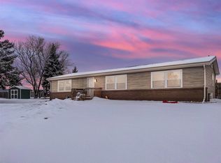 414 23rd St SW, Minot, ND 58701