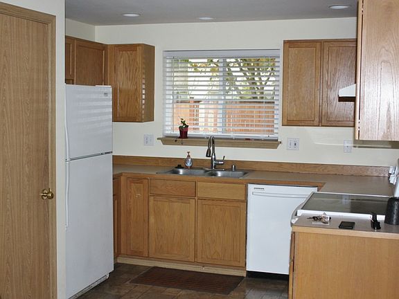 3rd image of 10214 Mountain Loop Hwy