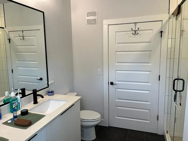 master bath (2 faucets & closet)