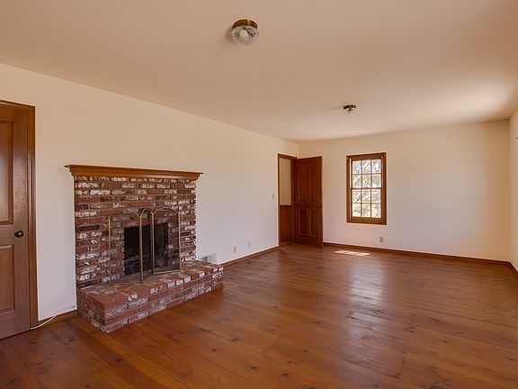 5th image of 2725 Calzada Ave