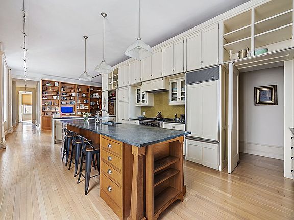 5th image of 714 Broadway APT 8