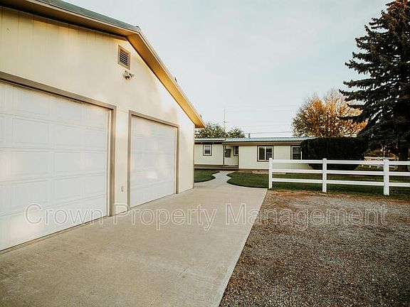 3rd image of 130 W Reserve Dr