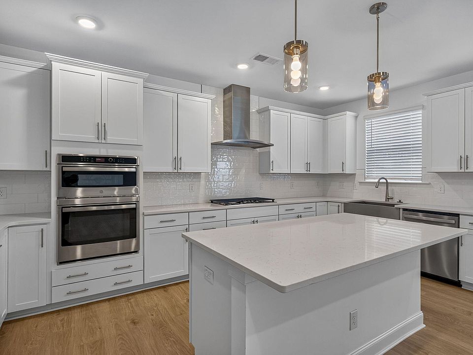 1st image of 143 Rivulet Ct