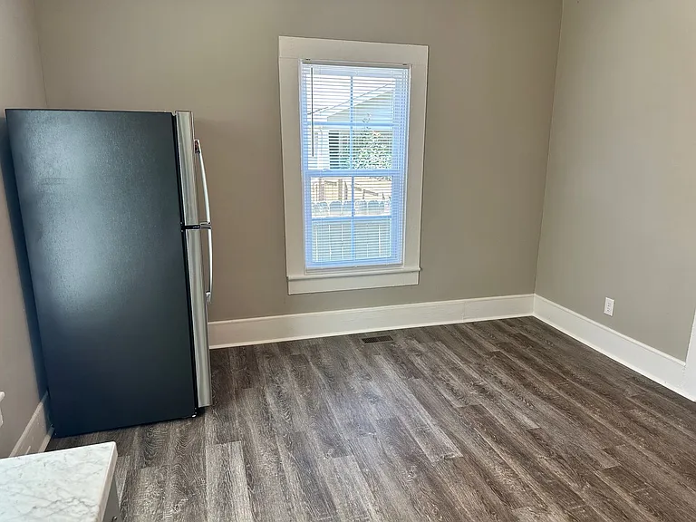 335 Patterson Ave — Photo 6
