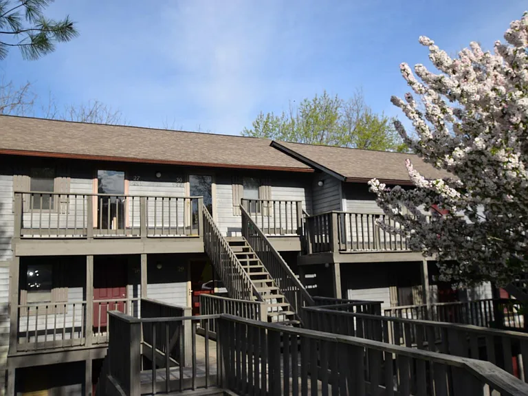 S Pointe Retreat Dr — Photo 2