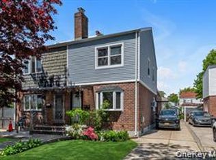 13835 64th Avenue, Flushing, NY 11367