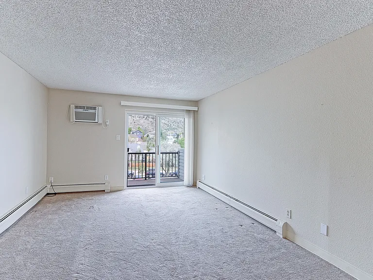 1400 Golden Cir #311 — Photo 32