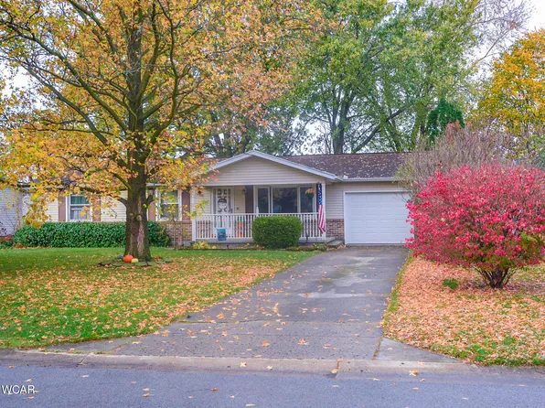 1013 Court St, Wapakoneta, OH 45895